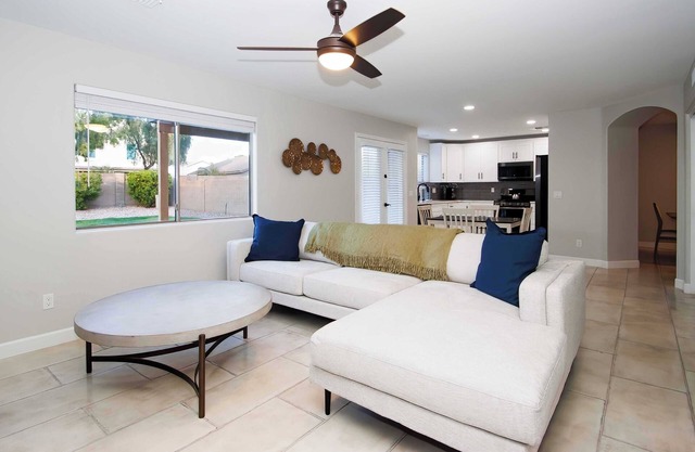 Elegant 4BR Retreat｜Lush Yard｜Perfect for Families & Pets #41649