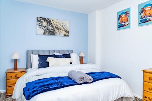 Elegant 5Bed Home with Free Parking at City Centre, Sleeps 10