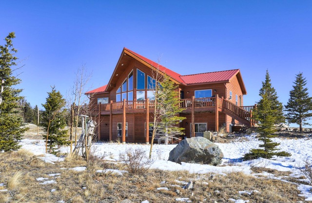 Elegant 5BR Mountain Cabin w/Hot Tub Close to Breckenridge