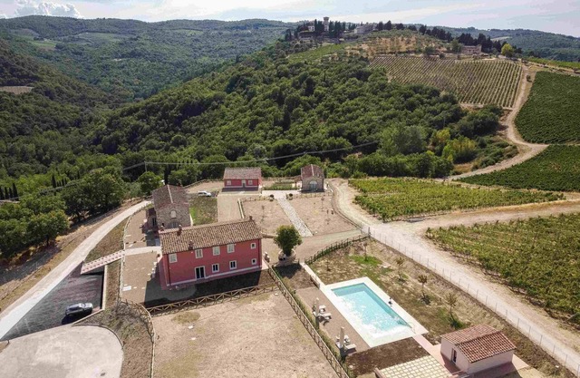 Elegant 6‑Guest Villa in Chianti Vineyards – Castello Vicchiomaggio Estate
