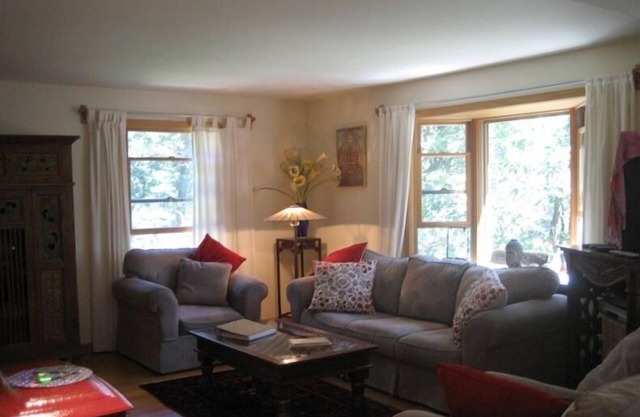 Elegant and roomy In Wellfleet woods - quiet; near pond, beach, bay and town