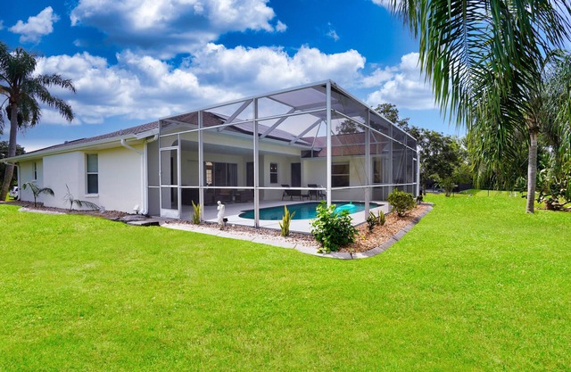 Elegant and Spacious 3 BR House w/Heated Pool