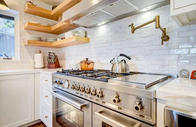 Elegant Bay Area Escape Oakland Hills Views, Chef's Kitchen, Claremont Hotel