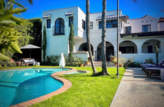 Elegant & Central Hollywood Estate