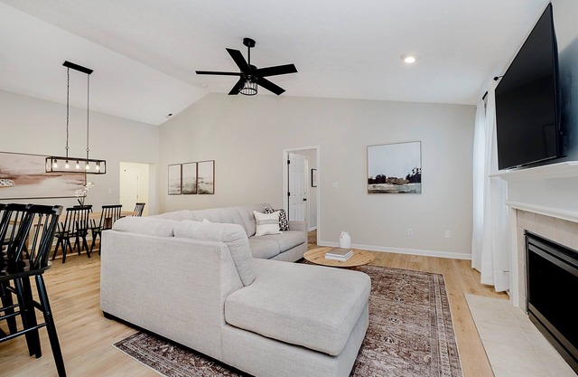 Elegant Comfort in Noblesville’s Timber Ridge!