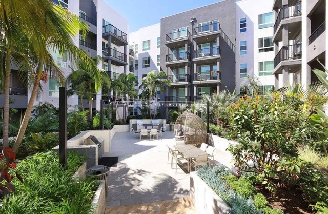 Elegant Escape 10 Min From Disneyland With Pool GYM