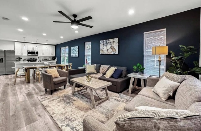 Elegant Home 3BD | Sleeps 12 | Free Parking