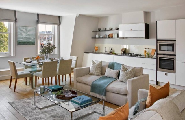 Elegant Mayfair Flat | 2BR 2BA | Walk to Oxford Street, Hyde Park & Soho