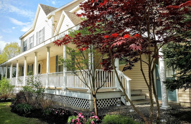 Elegant Ogunquit 6BR/7BA home - 5 min walk to Perkins Cove & downtown Shore Rd!