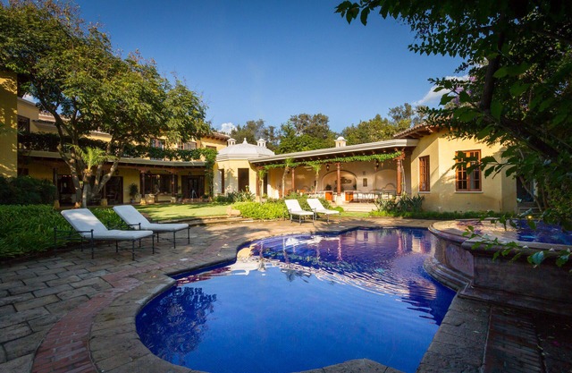 Elegant, Sprawling Estate with Pool in Exclusive Location