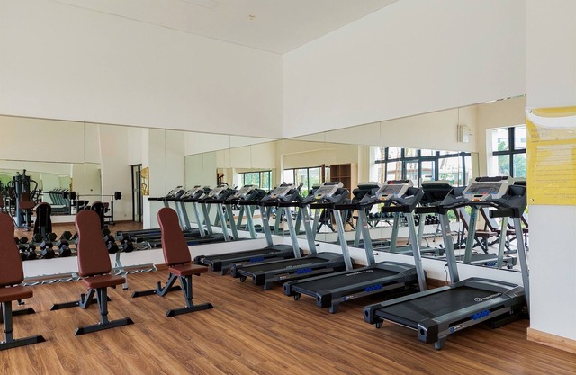 Elegant & Strategic Studio Room At Sky House Bsd Apartment