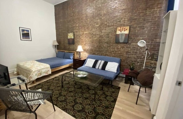 Elegant Studio near NYC – Bright & Modern