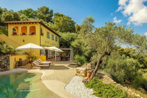 Elegant Villa With Pool Near Diano Marina