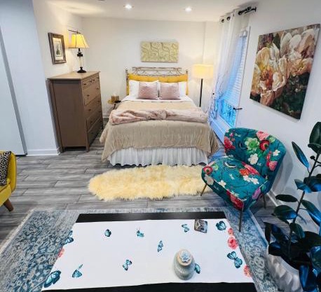 Eleni’s Charming Studio