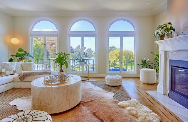 Elevate Your San Francisco Experience: Luxe Living with Panoramic Pacific Views