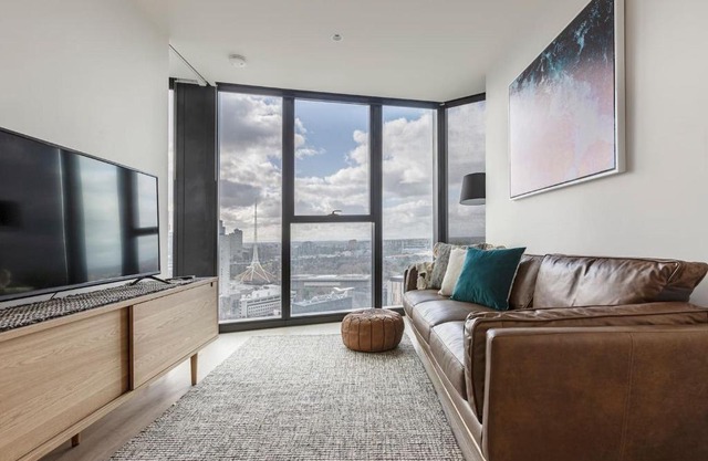 Elevated City Lifestyle by Melbourne Square