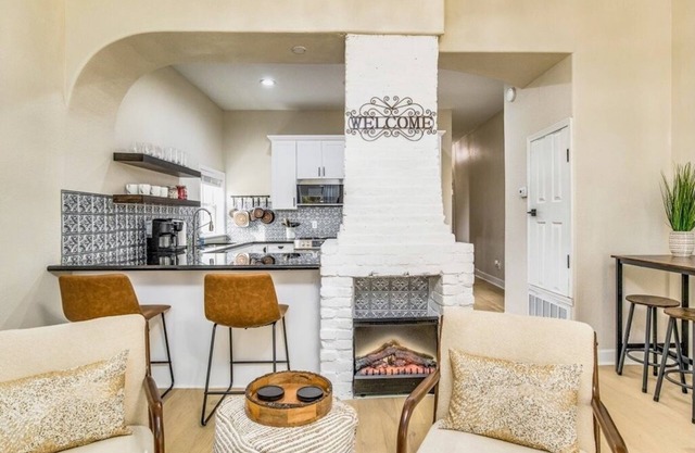Eleven Eleven + 15 Min to Beach! + Pet Friendly