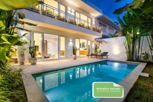 Eleven Villa Canggu - Calm Oasis with Pool and Privacy