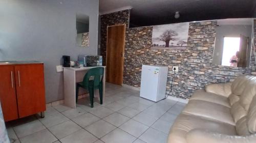 Elim Pink House Accommodation