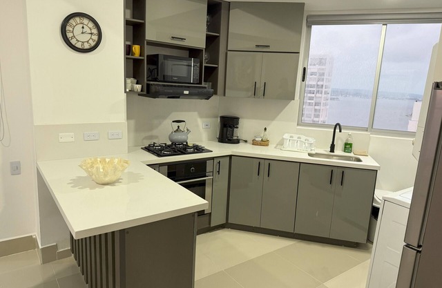 Eliptic Beachfront 2 bedroom 31st Floor Views!