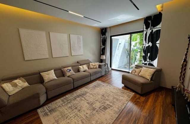Elite Lake View Residence
