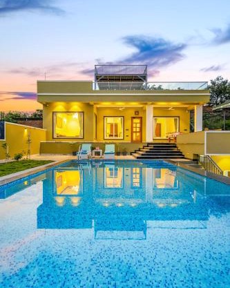 ELIVAAS Fatehsagar 2-BHK Getaway with Private Pool, Open-Air Gazebo & Terrace At Fatehsagar Lake