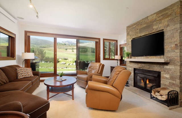 Elk Mountain Snowmass Villa #2: 3 bed/bath with walk-out patio