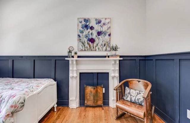 Ella 1862- Charming 1862 home in historic downtown. Close to Adamson Square.