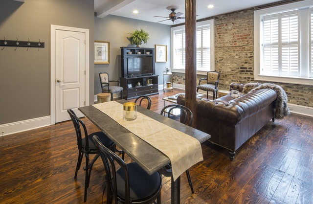 Ellis Square Place-City Market Central-King Bed!