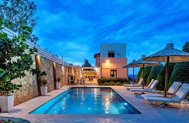 Elmyra Villa, Heated Pool & Walking to beach
