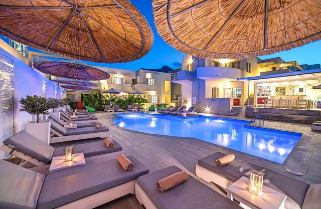 Elounda Garden Maxima Suite HEATED Swimming Pool