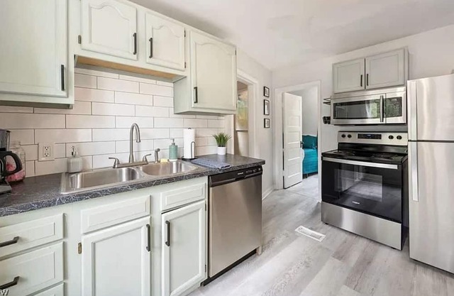 Embrace Serenity Living Close to Edgewater Beach!