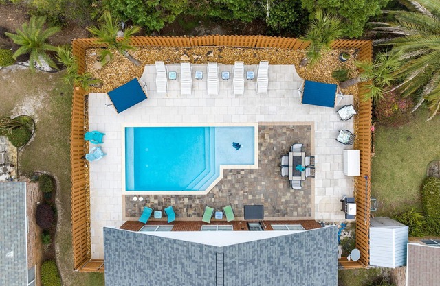 Emerald Cove: Private Pool | Courtesy Golf Cart | 4 minutes to Beach