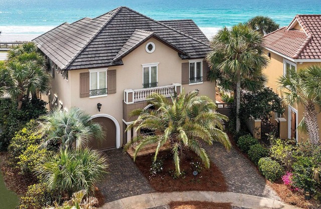 Emerald Palace - Gulf Views, Heated Private Pool, Tennis, Deeded Beach Access!