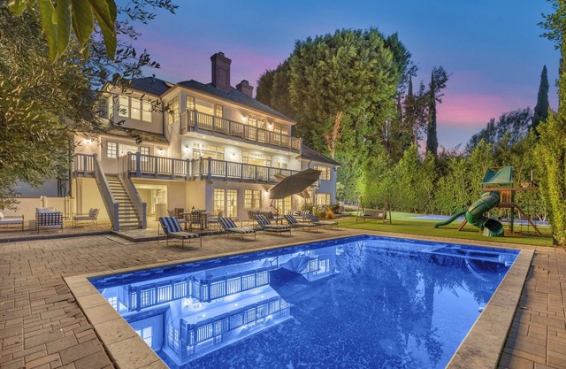 Emerson Estate - Gorgeous Sherman Oaks Estate with Private Yard and Pool