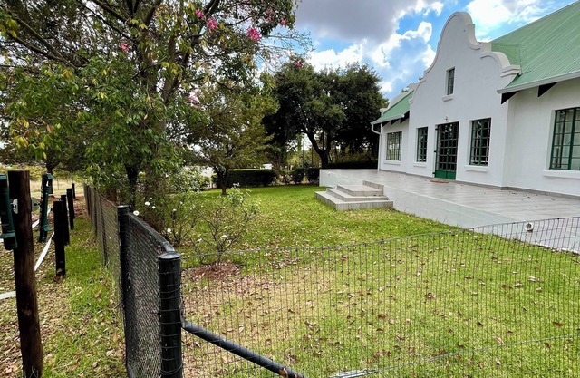 Entire Cape-Dutch house on boutique horse farm. Pet-friendly! Digital Nomads!