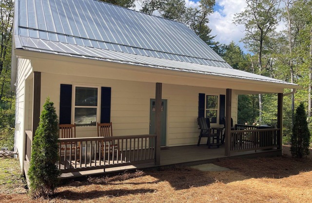 Enchanting cabin close to town in Cashiers - 3 bedrooms