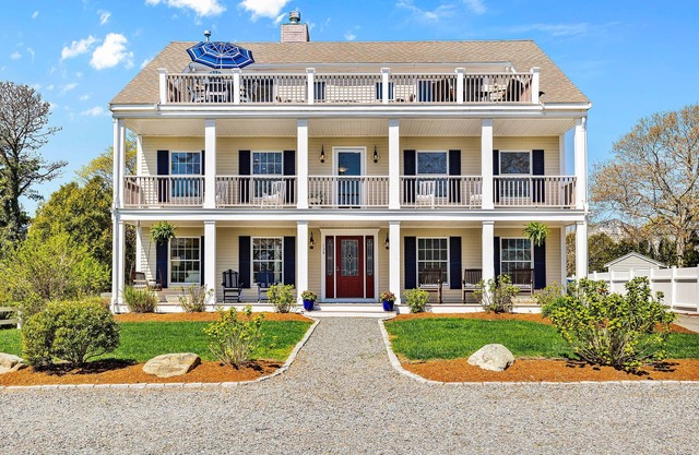 Endless summer with gorgeous views in relaxing luxury