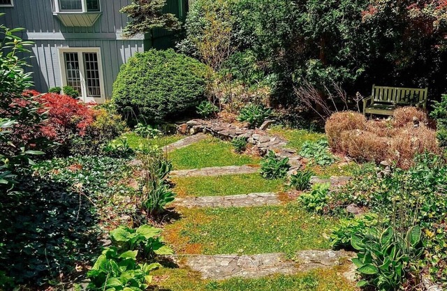 English Tea Garden Highlands Vacation Home with Large Patio