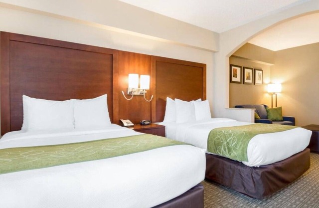 Enjoy a cozy bed and spacious room near the Newark Airport