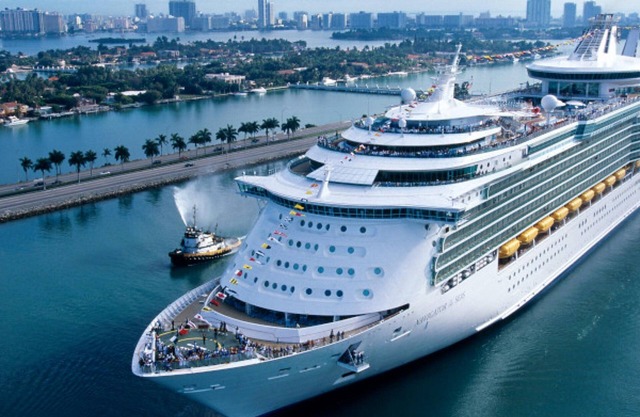 Enjoy a Hassle-Free and Suiting Stay! Onsite Pool, Minutes to Marlins Park