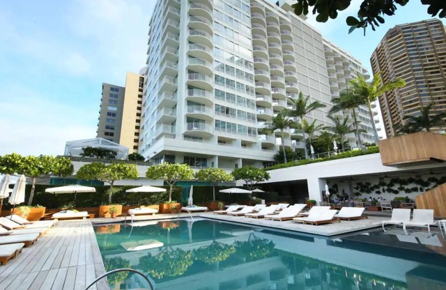 Enjoy a Hassle-Free and Suiting Stay! Outdoor Swimming Pool!