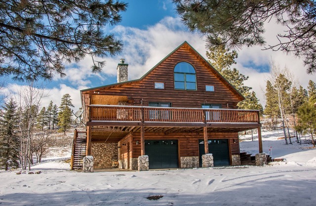 Enjoy Peace & Wildlife- Stunning Log Home w/Mountain Views! Pagosa Springs, Co