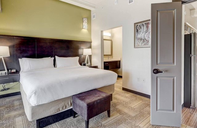 Enjoy Relaxing Historic Ambiance in Suite w/Kitchen Near Attractions