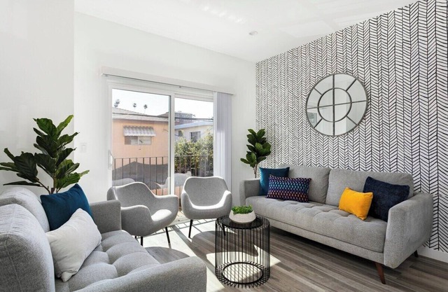 Enjoy Stylish 4BR Townhouse | Sleeps 8 + WiFi