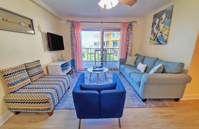 Enjoy Sunsets at Fully Equipped 2BR Condo at the Beach