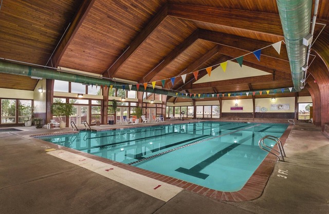 Enjoy the Crisp Mountain Air on the Pinon Lake w/Golf, hiking, skiing, riding and fishing