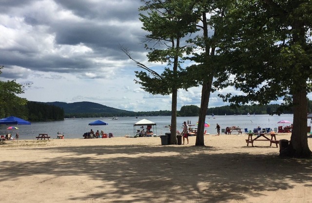 Enjoy the White Mountains and Lakes Region, pet friendly open to seasonal rental