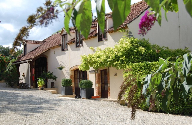 Enjoy your holiday in a charming gîte with large pool in the Lot