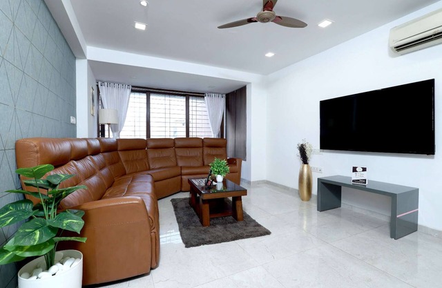 Entire 4 Bedroom suite with Personal Chef